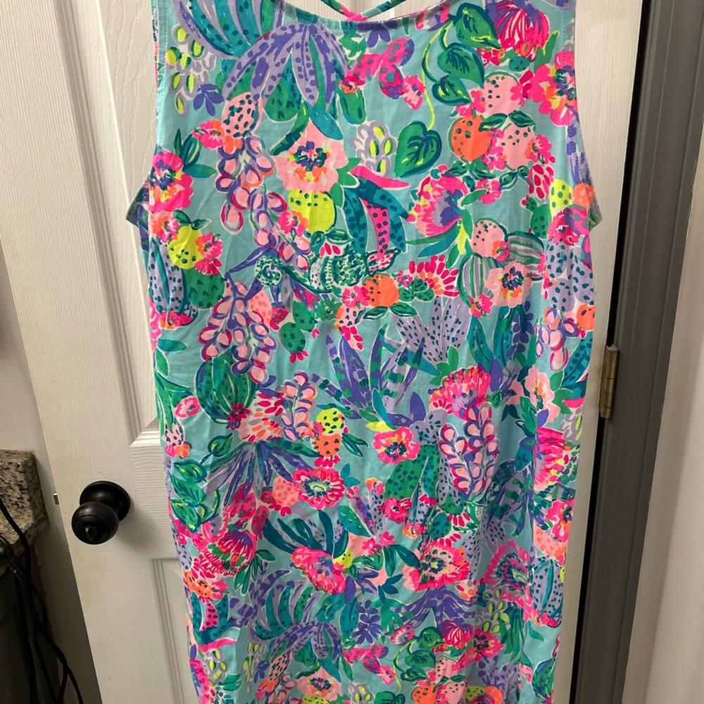 LILLY PULITZER floral sleeveless dress.